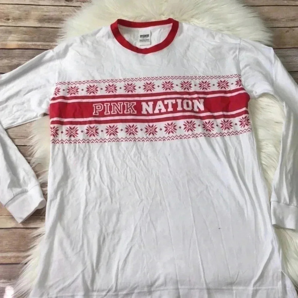 Victoria's Secret PINK HOLIDAY CAMPUS TEE Nordic - Picture 2 of 5